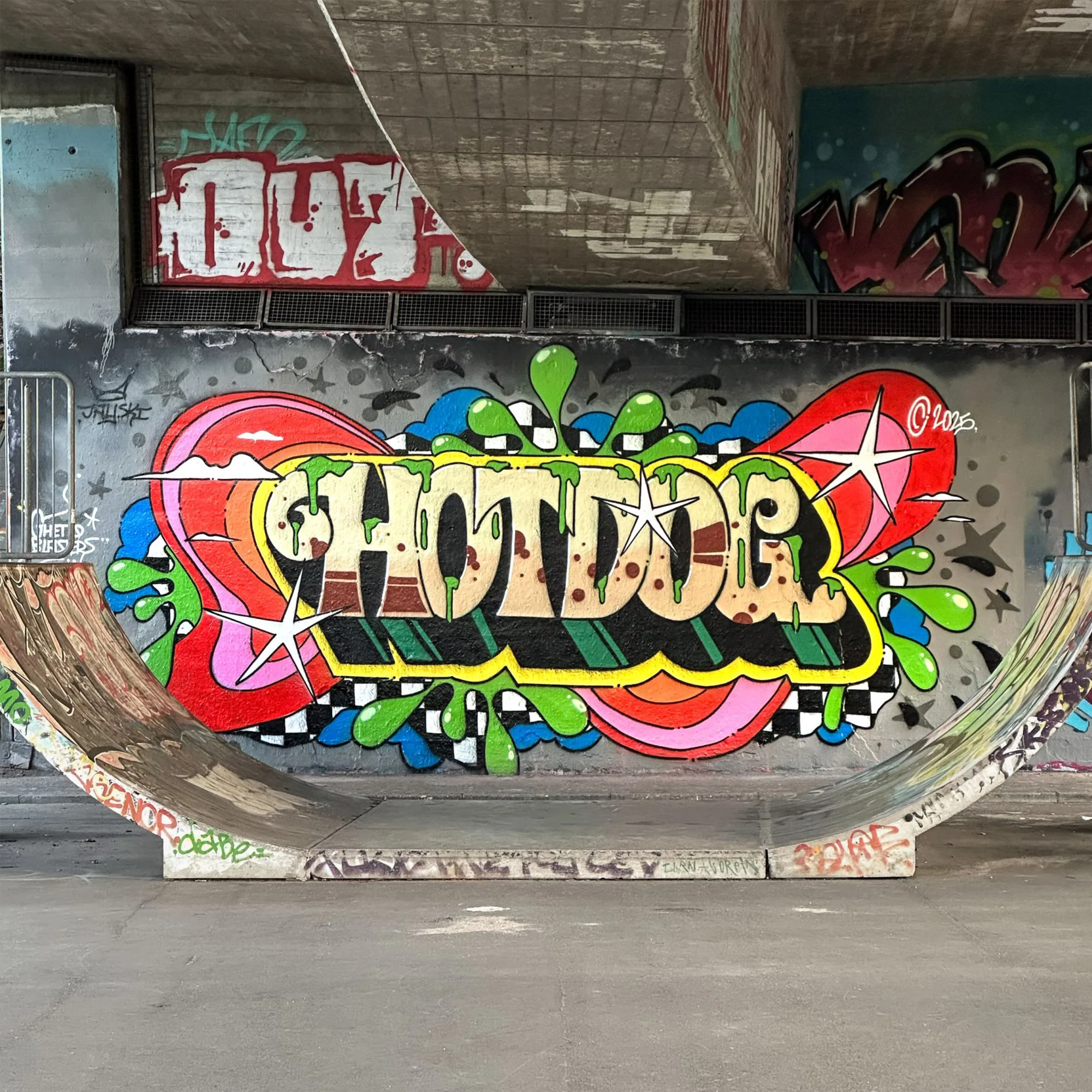 Montana cans x HOTDOG aka Superspray Limited Edition - Image 4